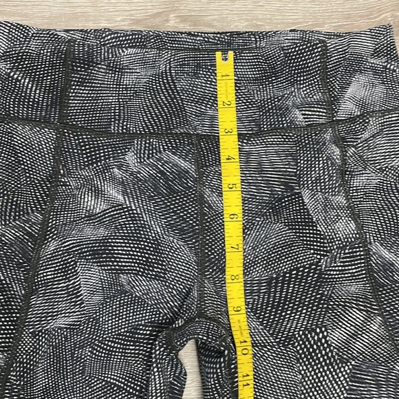 Lululemon Time To Sweat Crop Free Spirit Alpine White Black 8 - Picture 9 of 16